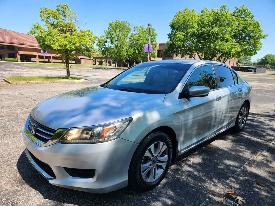 2014 Honda Accord 9th Gen - Image 3 of 16