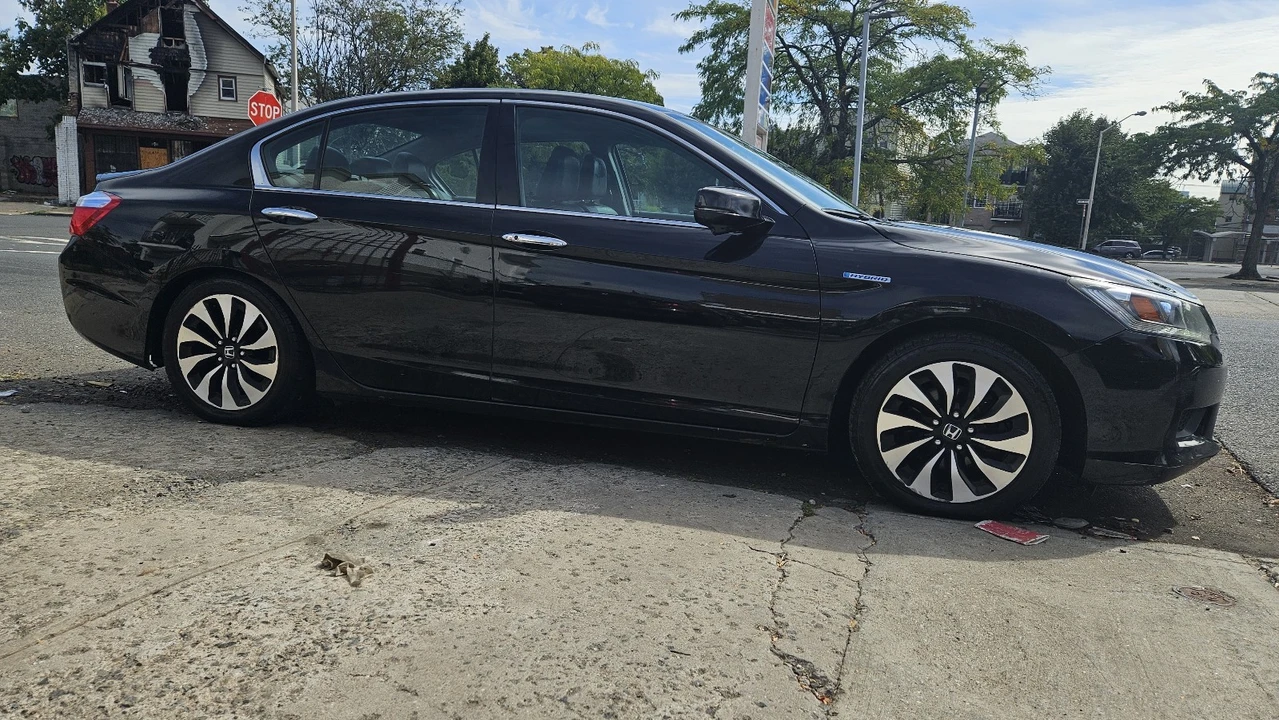 2014 Honda Accord 9th Gen - Image 2 of 19