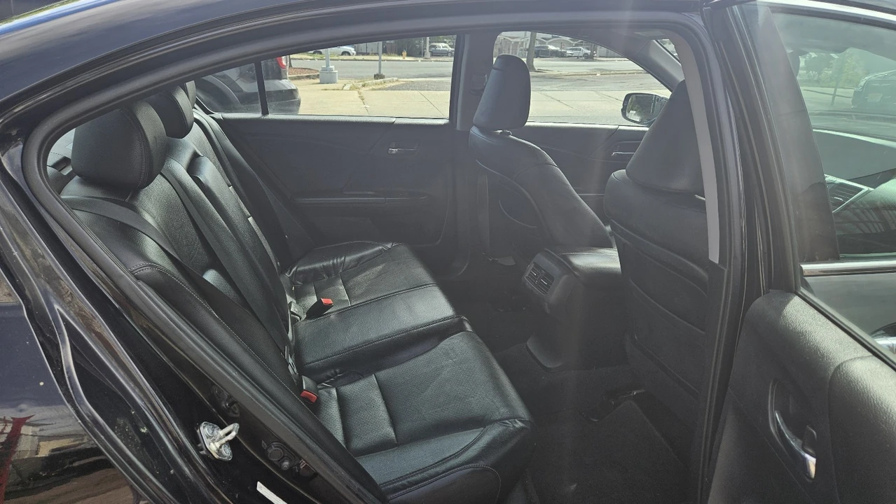 2014 Honda Accord 9th Gen - Image 15 of 19