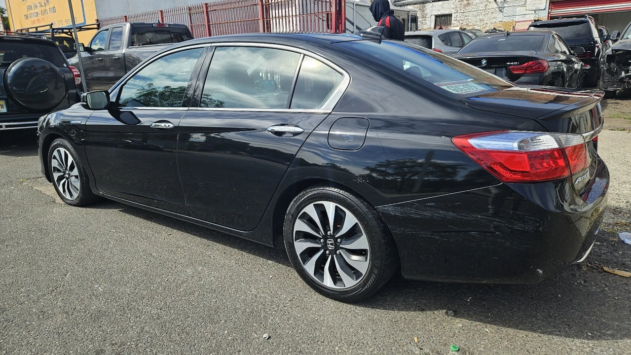 2014 Honda Accord 9th Gen - Image 10 of 19