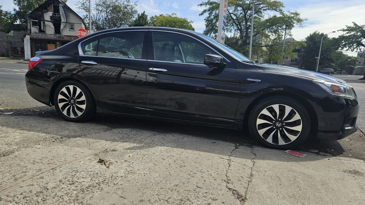 2014 Honda Accord 9th Gen - Image 7 of 20