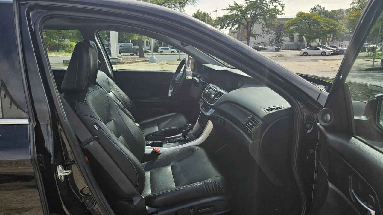 2014 Honda Accord 9th Gen - Image 8 of 20