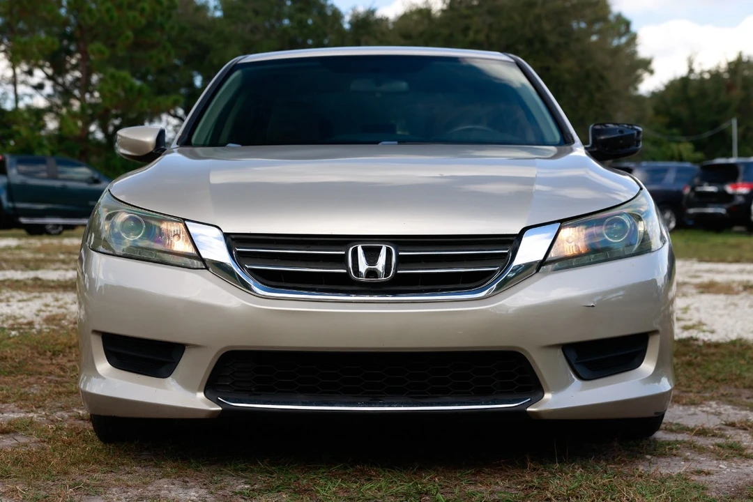 2014 Honda Accord 9th Gen - Image 17 of 21