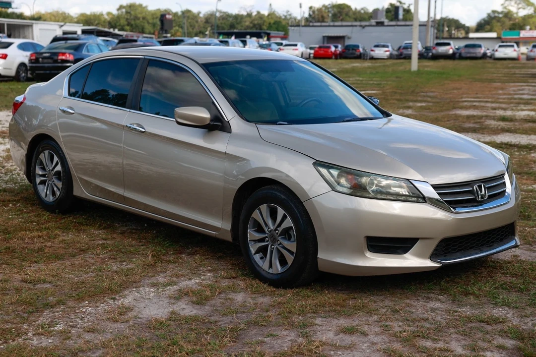 2014 Honda Accord 9th Gen - Image 15 of 21