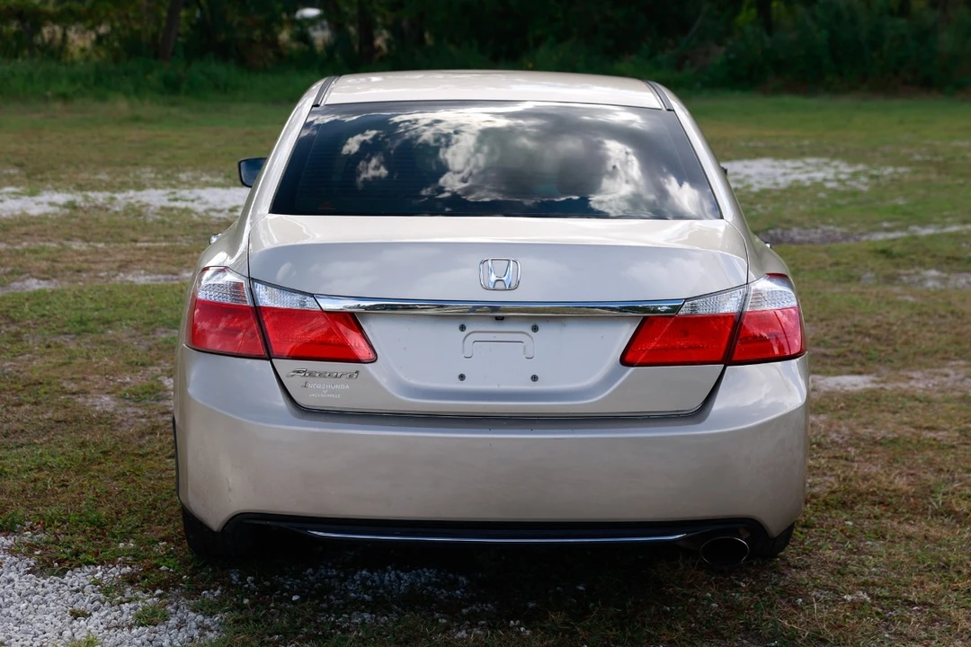 2014 Honda Accord 9th Gen - Image 9 of 12
