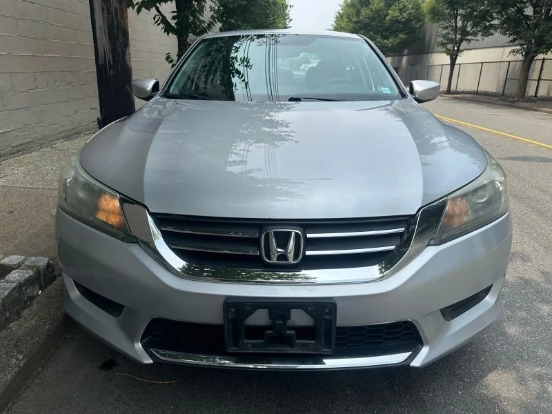 2014 Honda Accord 9th Gen - Image 2 of 12