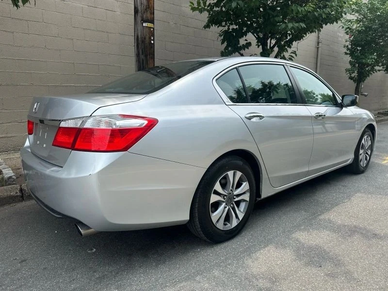 2014 Honda Accord 9th Gen - Image 5 of 12