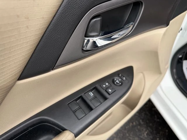 2014 Honda Accord 9th Gen - Image 13 of 21
