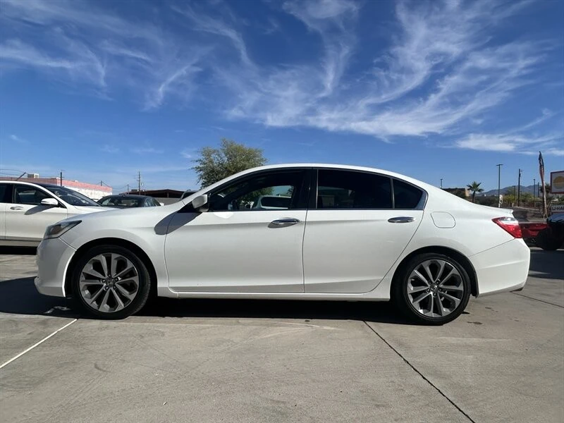 2014 Honda Accord 9th Gen - Image 3 of 31