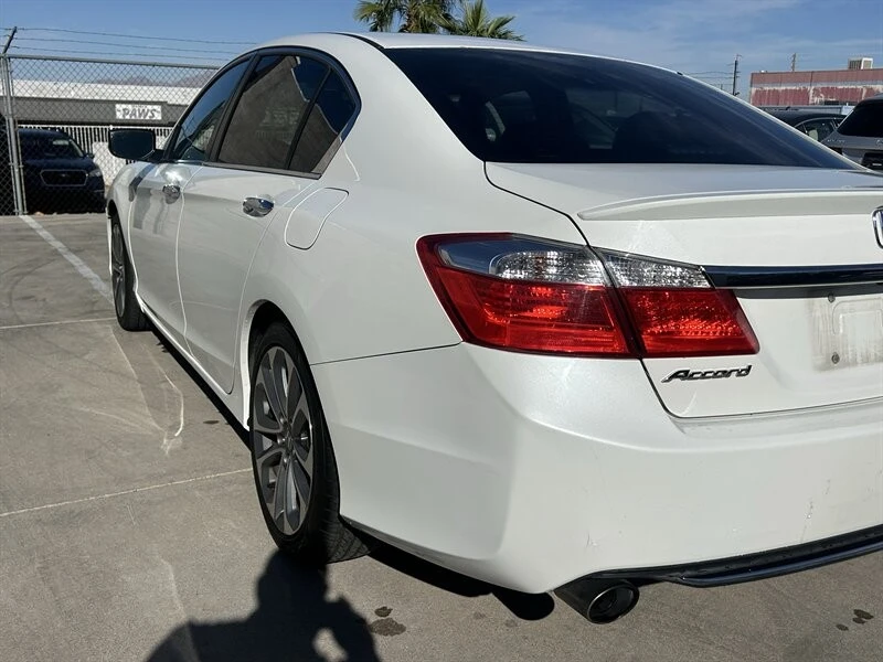 2014 Honda Accord 9th Gen - Image 11 of 31