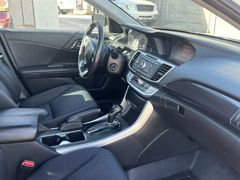 2014 Honda Accord 9th Gen - Image 27 of 31