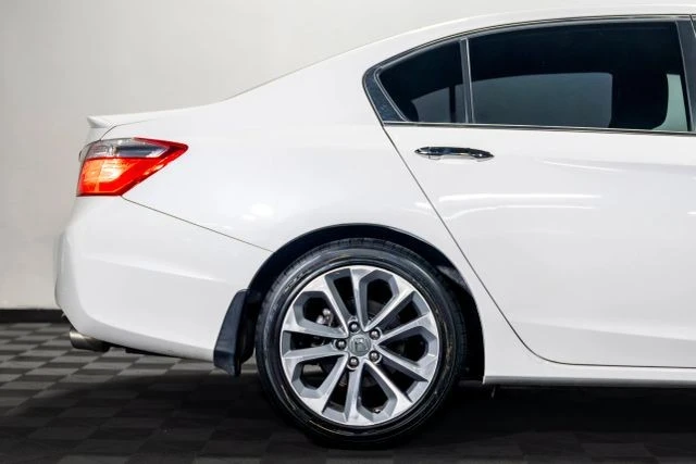 2014 Honda Accord 9th Gen - Image 12 of 21