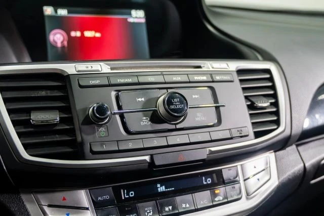 2014 Honda Accord 9th Gen - Image 8 of 21