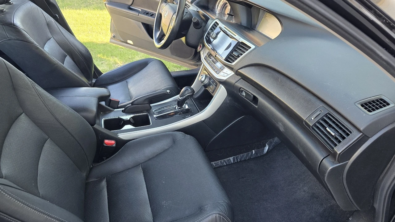 2014 Honda Accord 9th Gen - Image 18 of 22