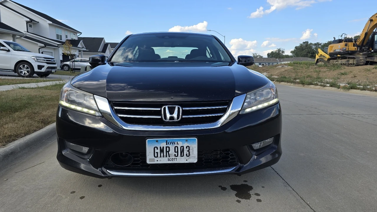 2014 Honda Accord 9th Gen - Image 2 of 22