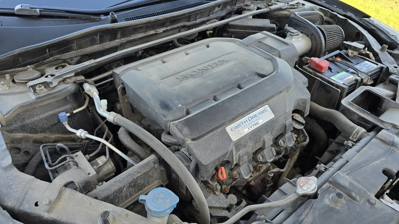 2014 Honda Accord 9th Gen - Image 20 of 22