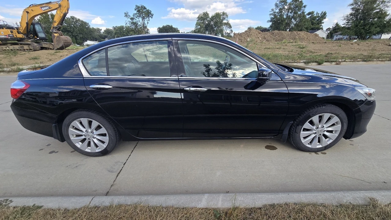 2014 Honda Accord 9th Gen - Image 7 of 22