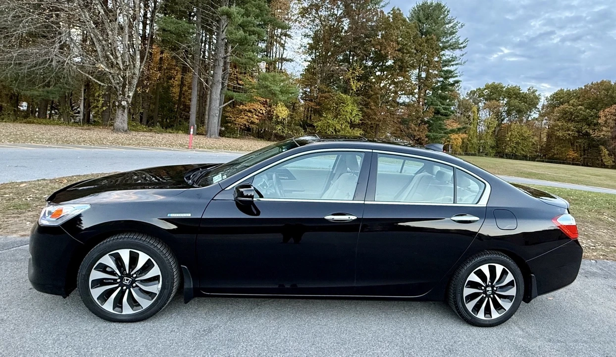 2014 Honda Accord 9th Gen - Image 3 of 21