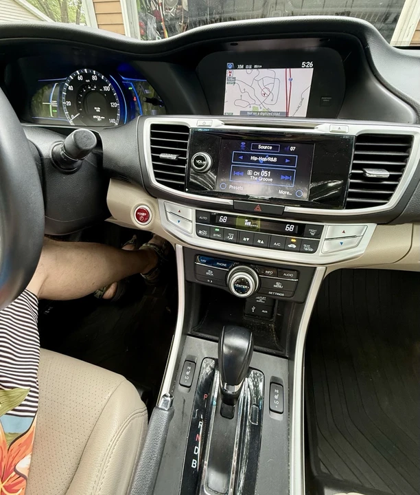 2014 Honda Accord 9th Gen - Image 9 of 21