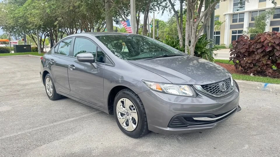 2014 Honda Civic 9th Gen - Image 3 of 13