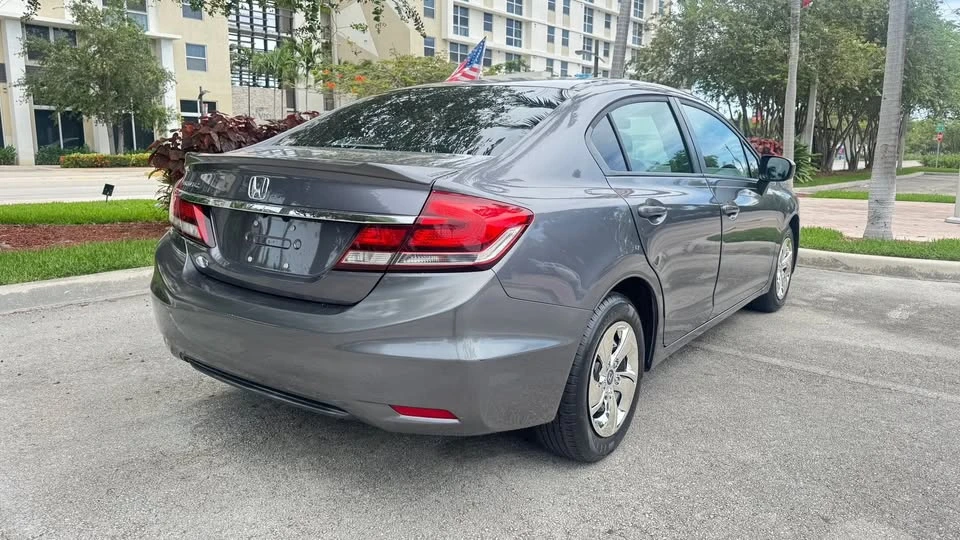 2014 Honda Civic 9th Gen - Image 6 of 13