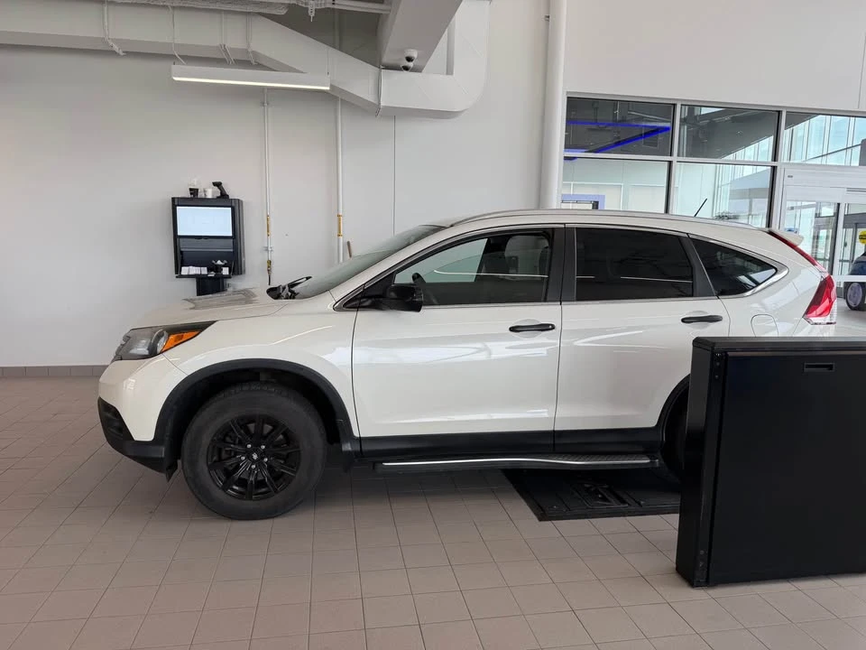 2014 Honda CR-V 4th Gen - Image 2 of 9