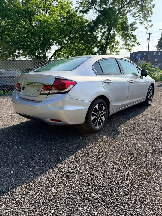 2014 Honda Civic 9th Gen - Image 4 of 13