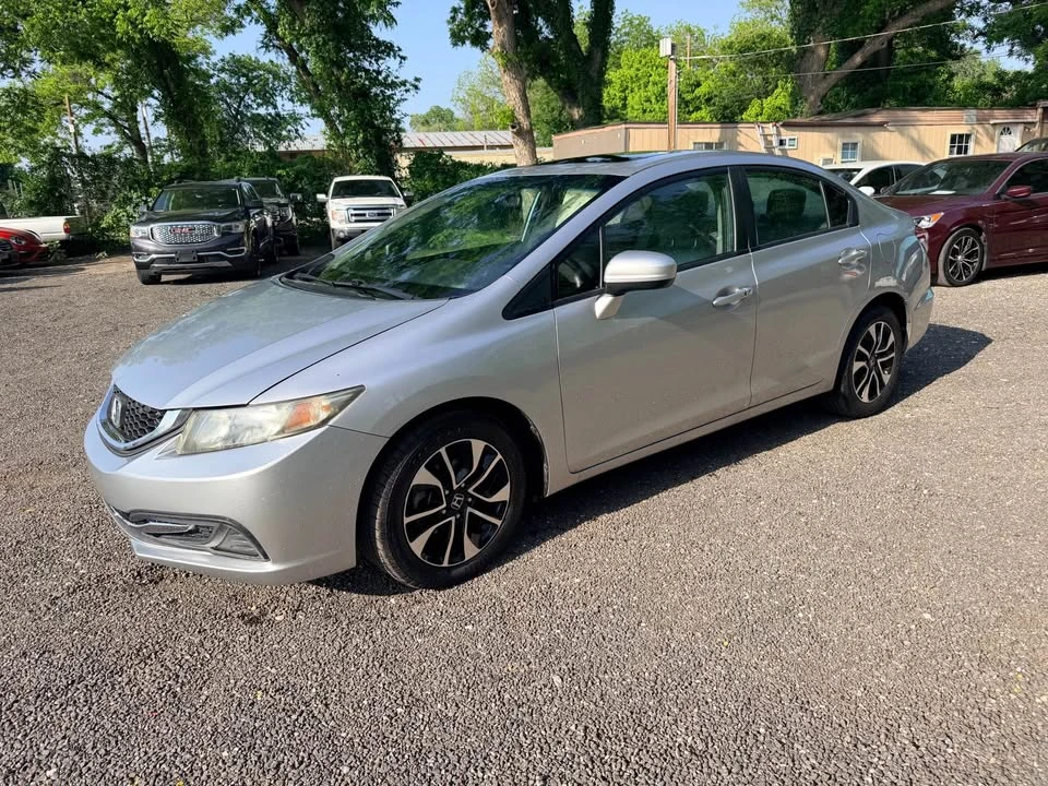 2014 Honda Civic 9th Gen - Image 6 of 13