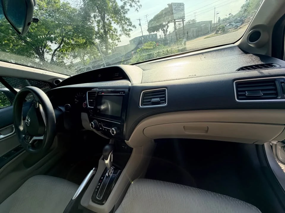 2014 Honda Civic 9th Gen - Image 9 of 13