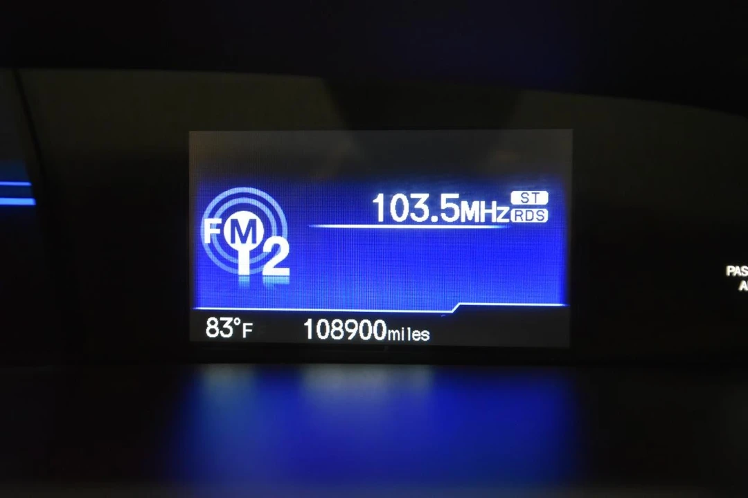 2014 Honda Civic 9th Gen - Image 18 of 31
