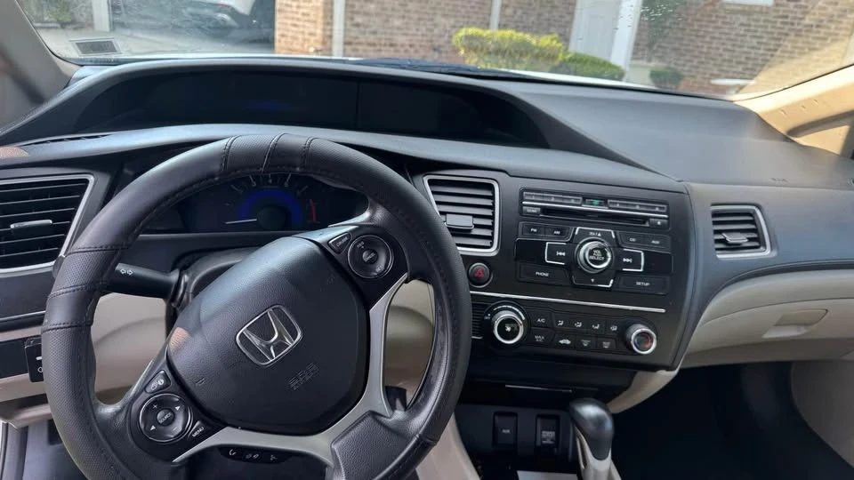 2014 Honda Civic 9th Gen - Image 2 of 10