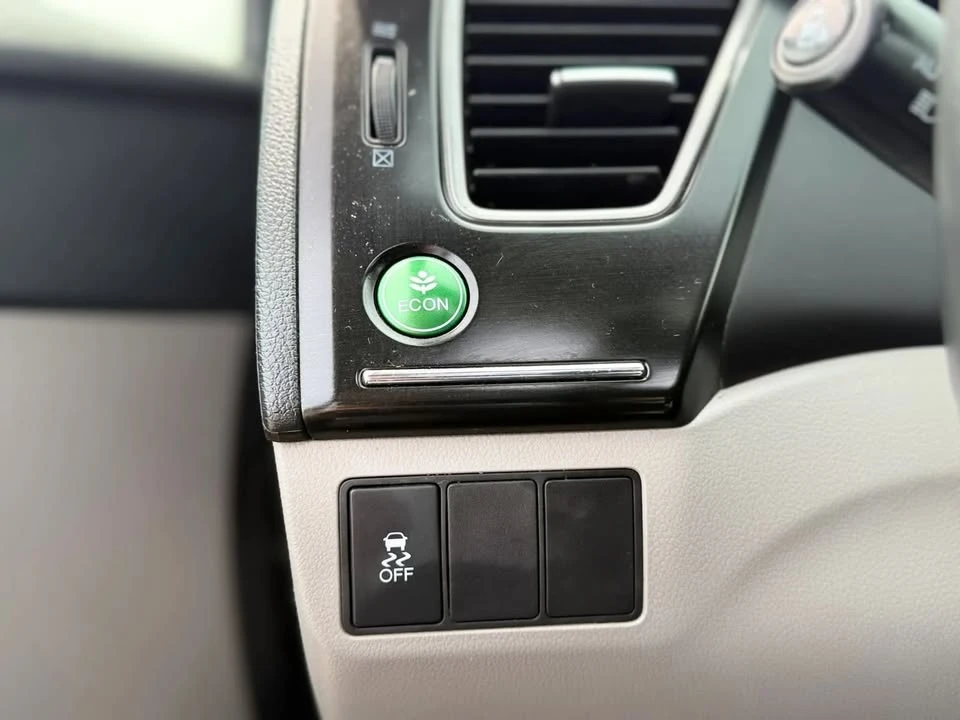 2014 Honda Civic 9th Gen - Image 15 of 20
