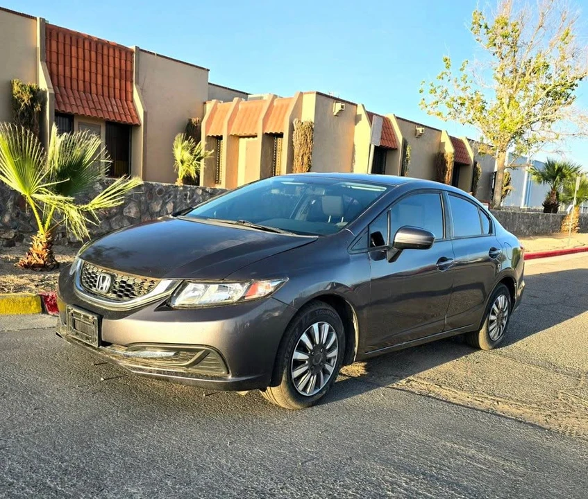 2014 Honda Civic 9th Gen - Image 4 of 8