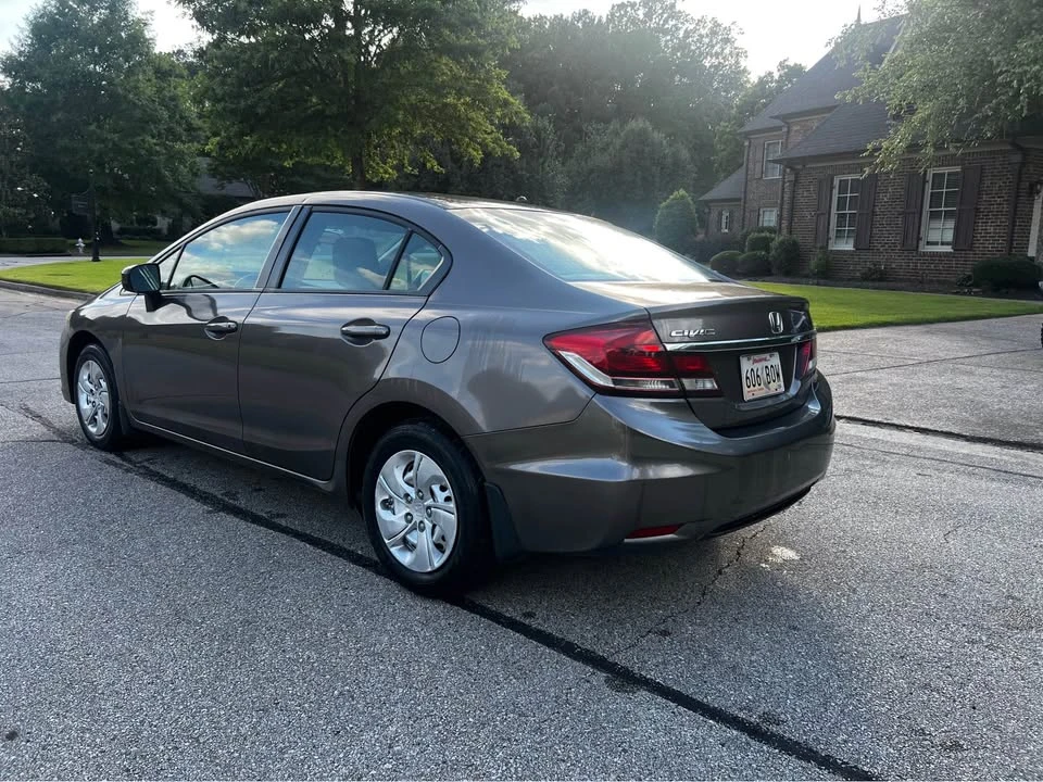 2014 Honda Civic 9th Gen - Image 8 of 16