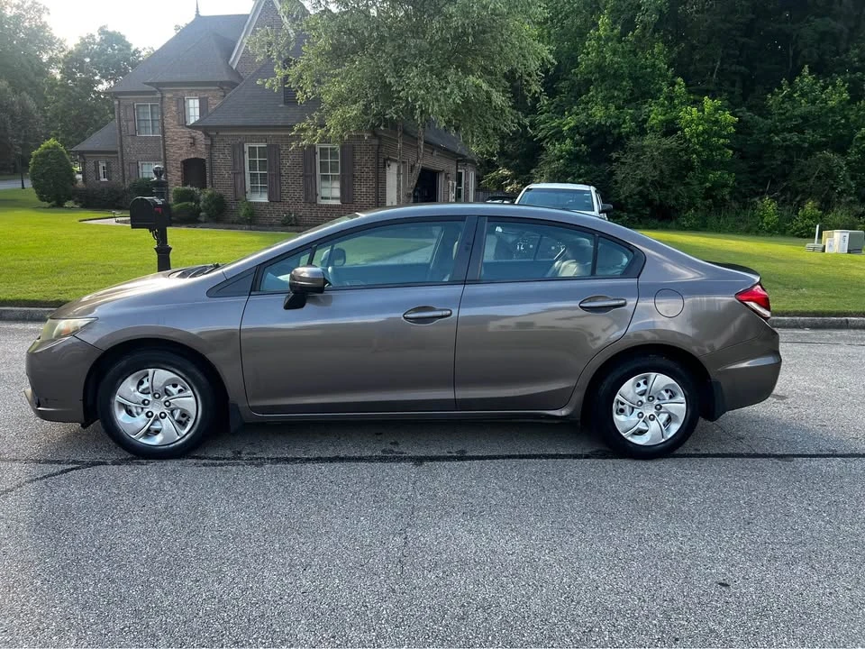 2014 Honda Civic 9th Gen - Image 3 of 16