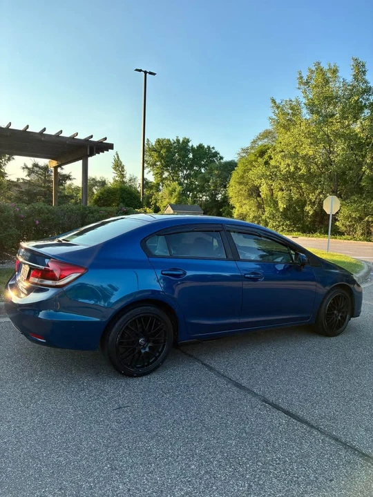 2014 Honda Civic 9th Gen - Image 2 of 14