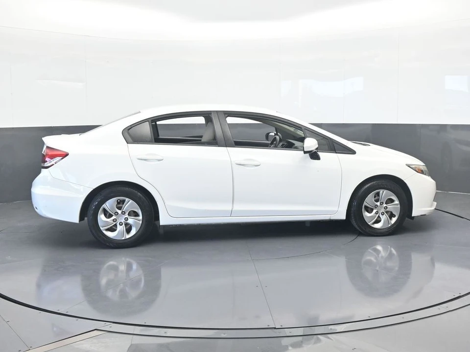 2014 Honda Civic 9th Gen - Image 7 of 12