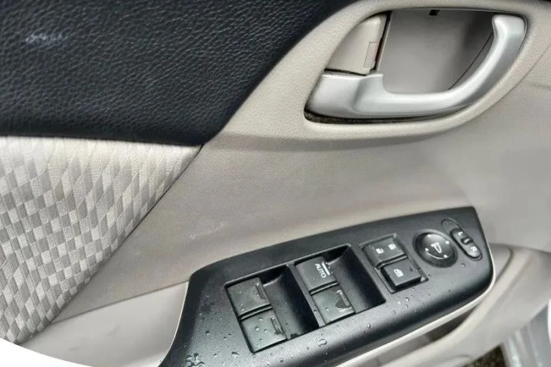 2014 Honda Civic 9th Gen - Image 9 of 12