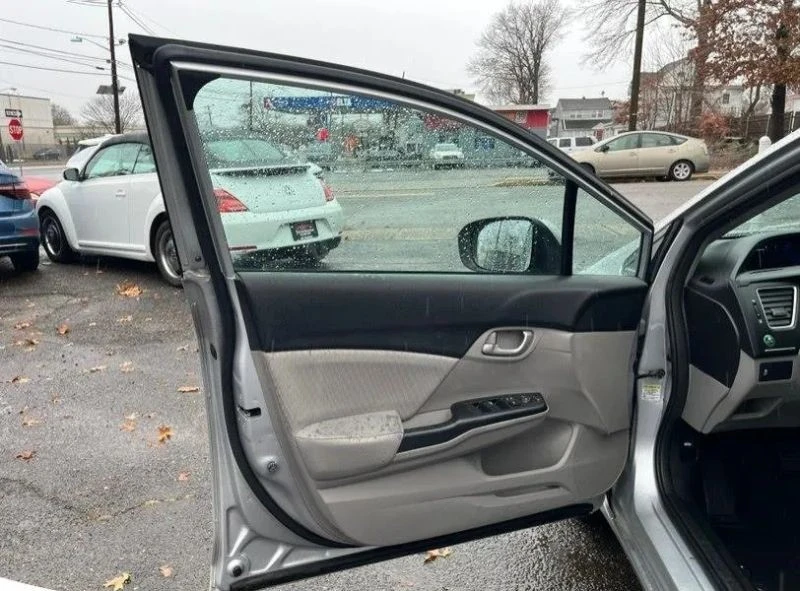 2014 Honda Civic 9th Gen - Image 8 of 12