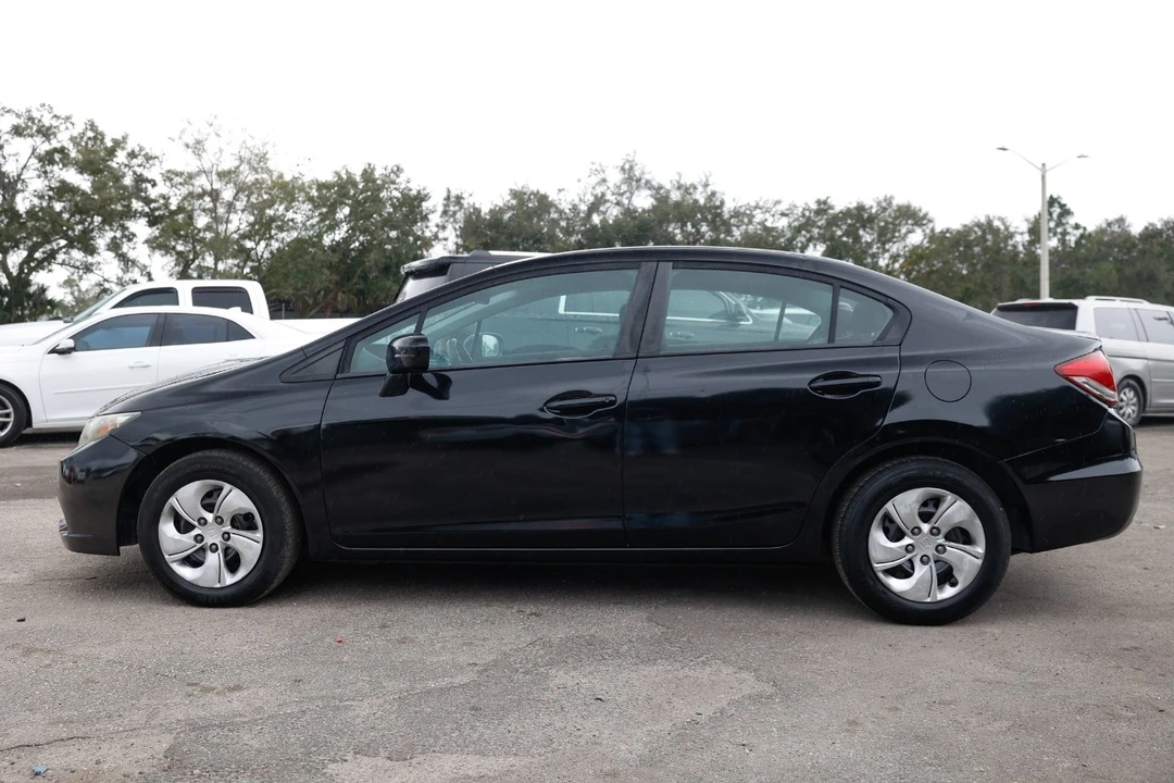 2014 Honda Civic 9th Gen - Image 3 of 12