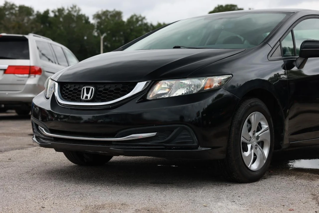 2014 Honda Civic 9th Gen - Image 25 of 31