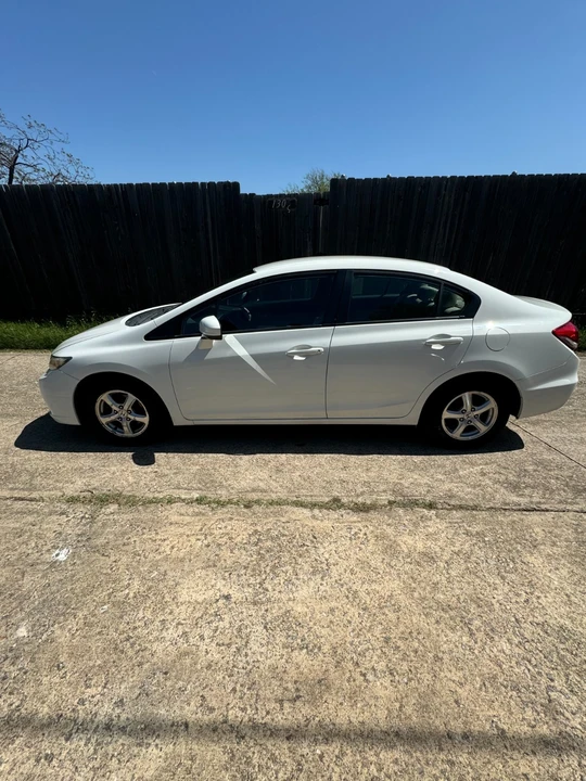 2014 Honda Civic 9th Gen - Image 2 of 11