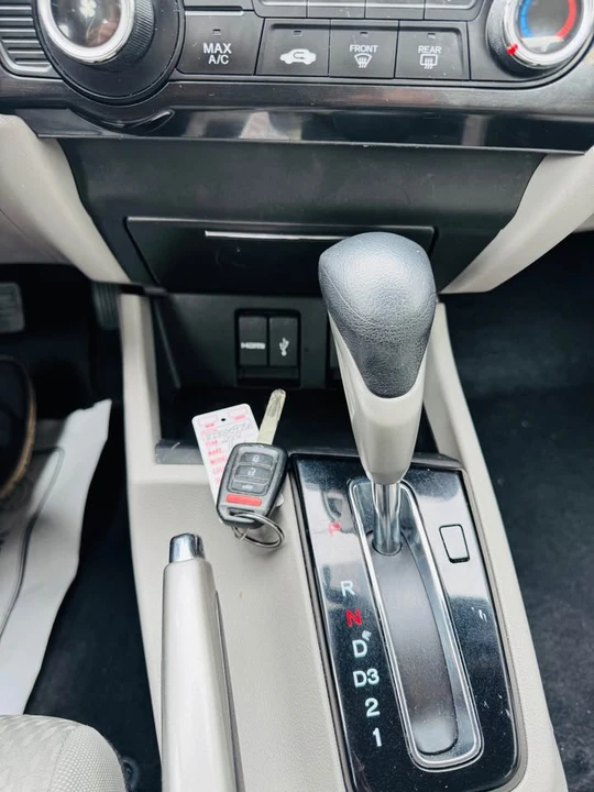 2014 Honda Civic 9th Gen - Image 14 of 20