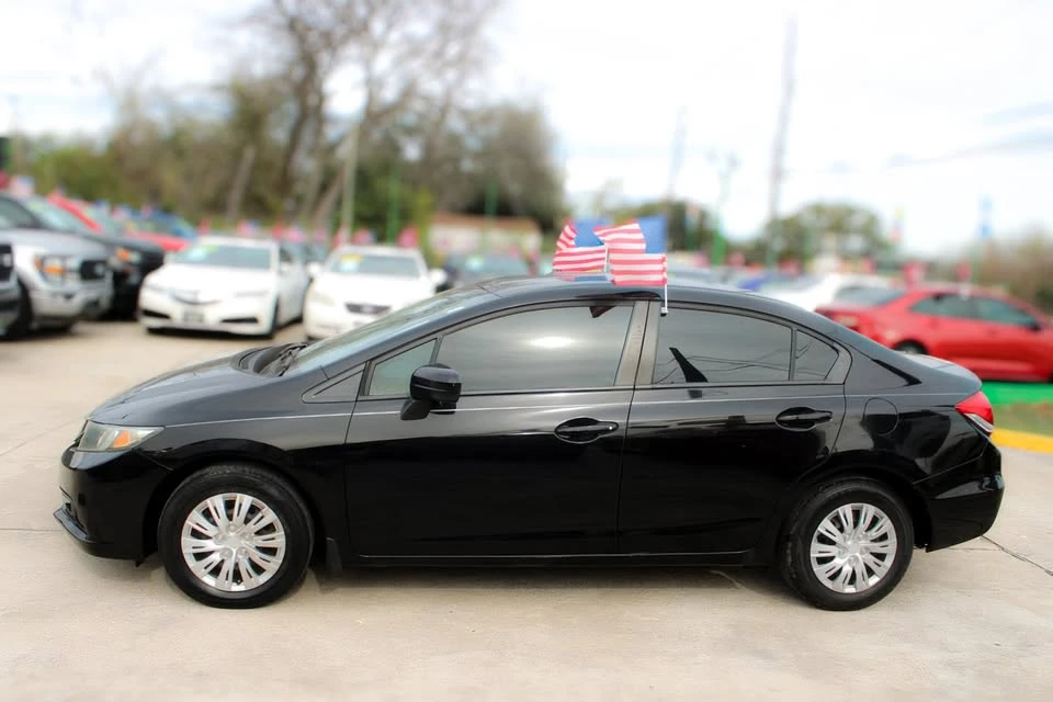 2014 Honda Civic 9th Gen - Image 3 of 10