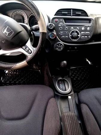 2014 Honda Fit - Image 17 of 21