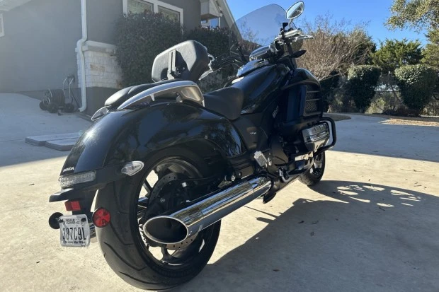 2014 Honda Gold Wing - Image 2 of 6