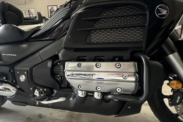 2014 Honda Gold Wing - Image 5 of 6