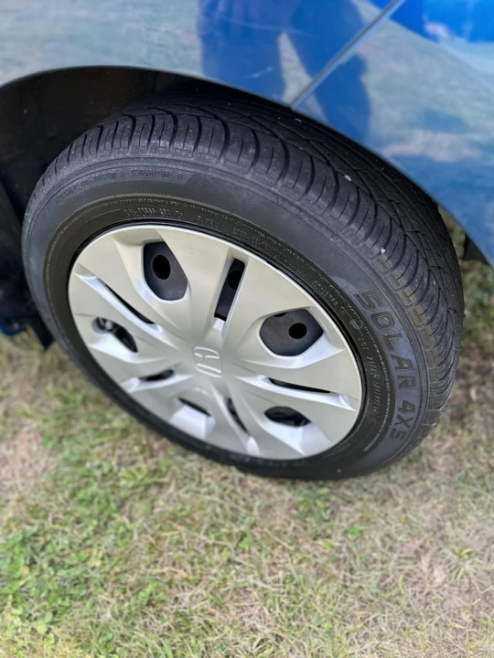 2014 Honda Insight 2nd Gen - Image 15 of 18