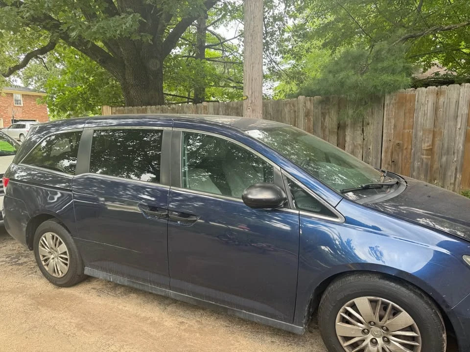 2014 Honda Odyssey - Image 2 of 4