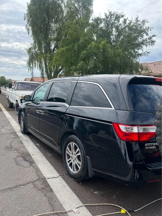 2014 Honda Odyssey - Image 2 of 4